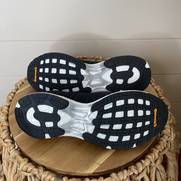 NEW Adidas Tennis Shoe size 6.5 - Picture 7 of 7